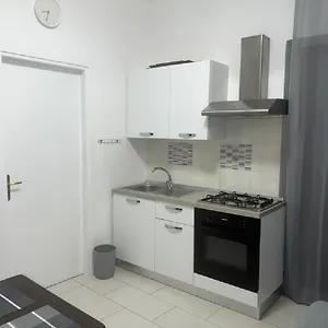  Apartament The Traveler's House Włochy