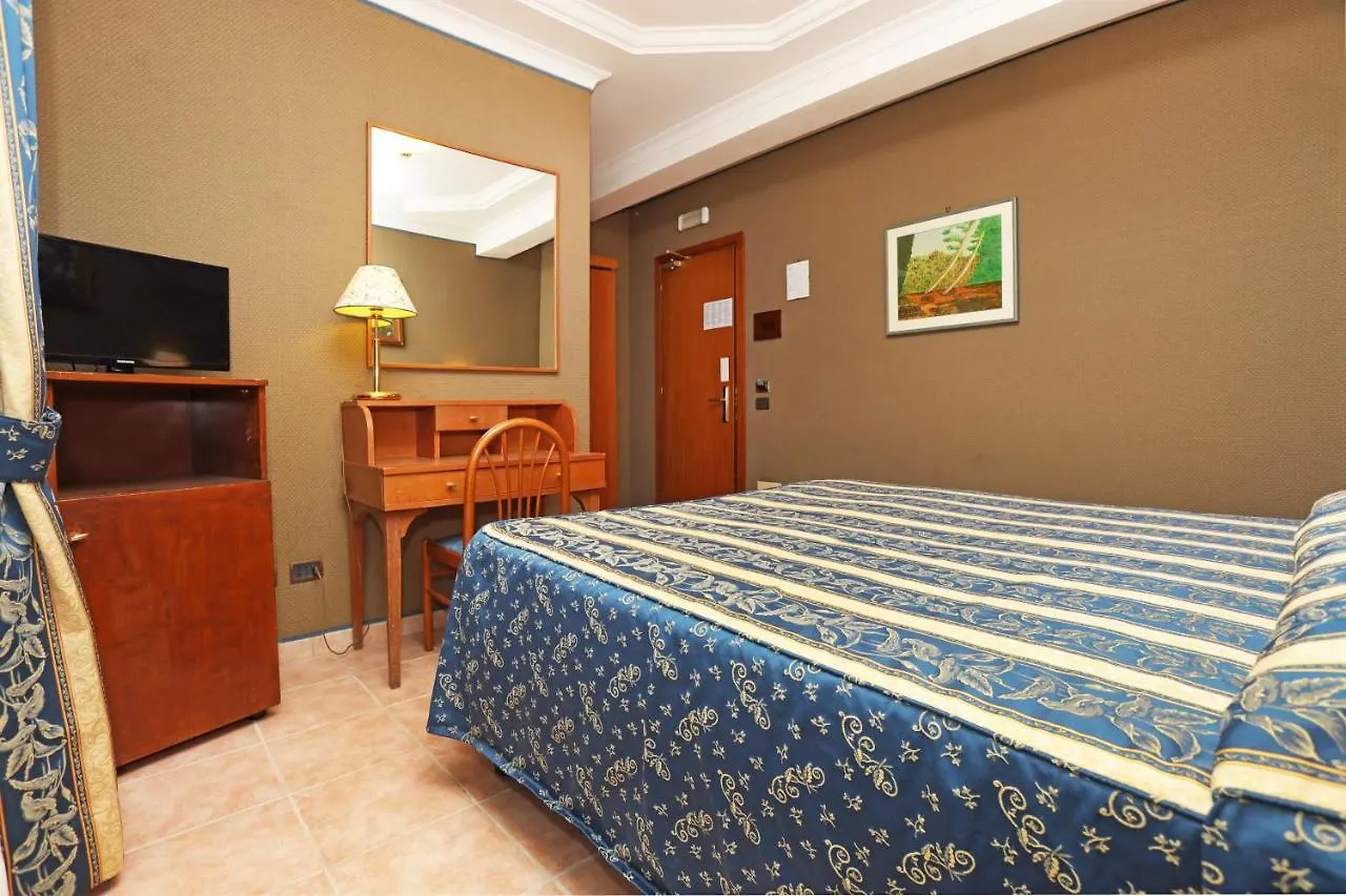 Hotel Rimini 3*, רומא איטליה