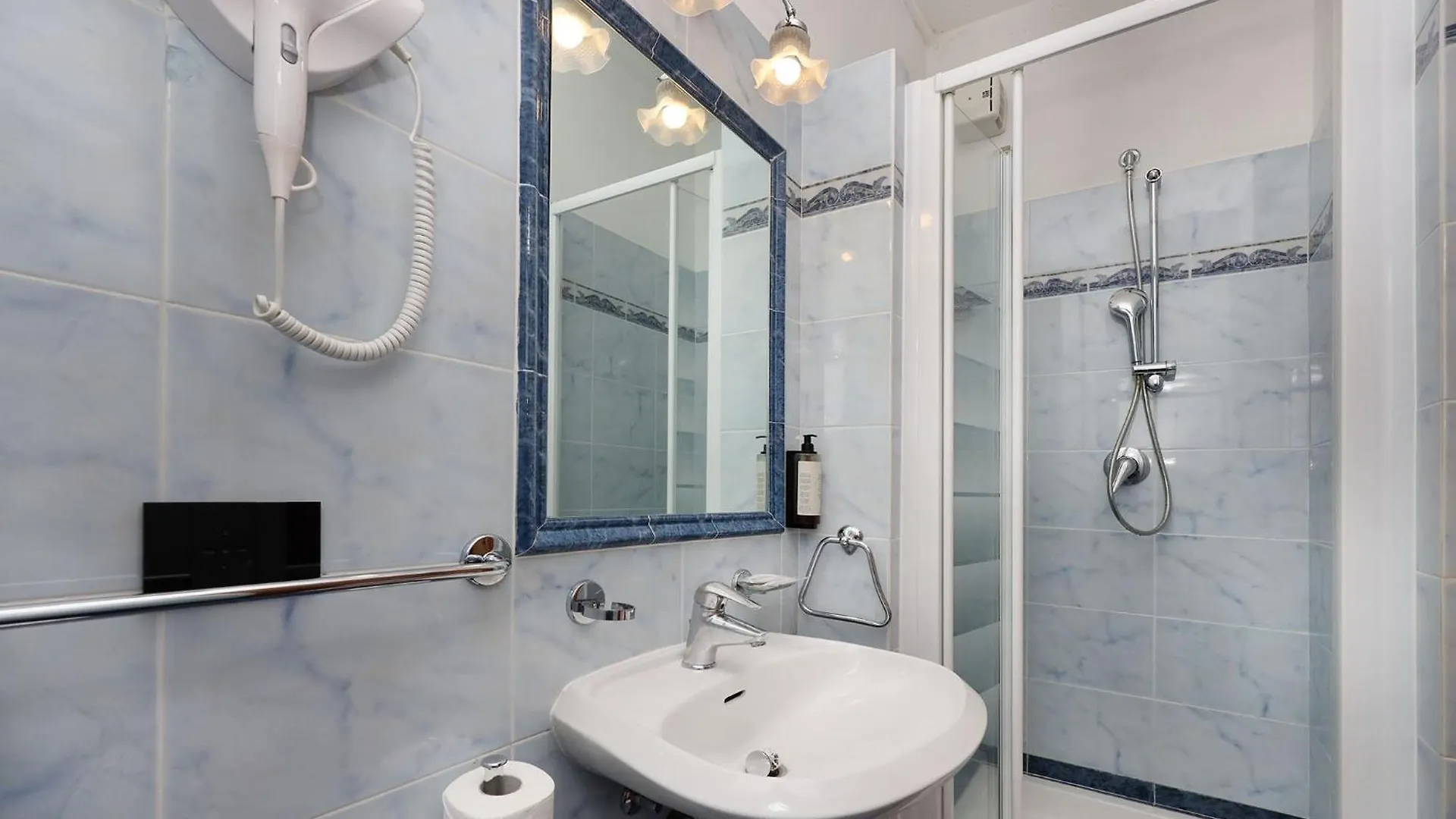 ***  Hotel Rimini איטליה