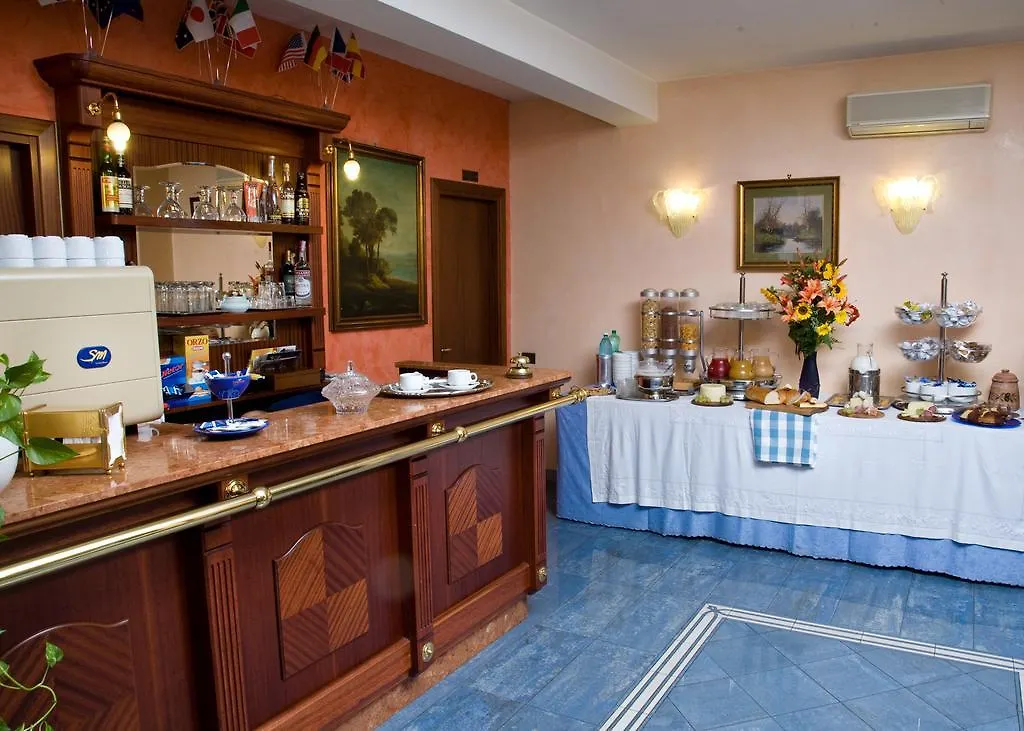 Hotel Rimini 3*, רומא איטליה